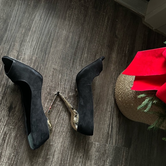 SCHUTZ Black Open Toe Leather Pumps With Gold Heels Size 7.5 - Picture 6 of 8